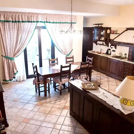 One Bedroom House At 700 M Away From The With Furnished Terrace And Wifi Ferienhaus Bari